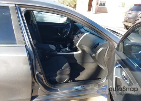 2014 Nissan Altima 2.5 S из США, поврежденный, VIN 1N4AL3AP8EN212671